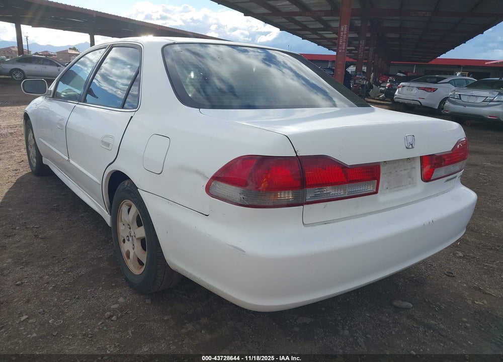 2001 HONDA ACCORD 2.3 EX VIN: JHMCG56621C032139