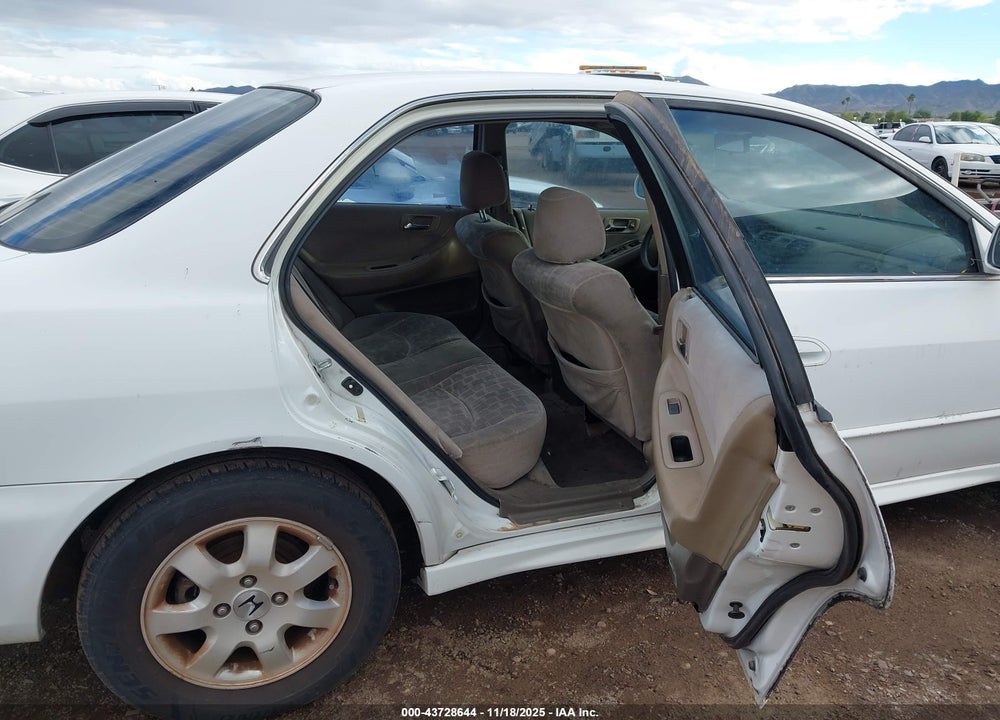 2001 HONDA ACCORD 2.3 EX VIN: JHMCG56621C032139