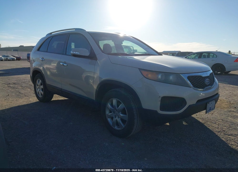 2011 KIA SORENTO LX V6 VIN: 5XYKT4A20BG110857