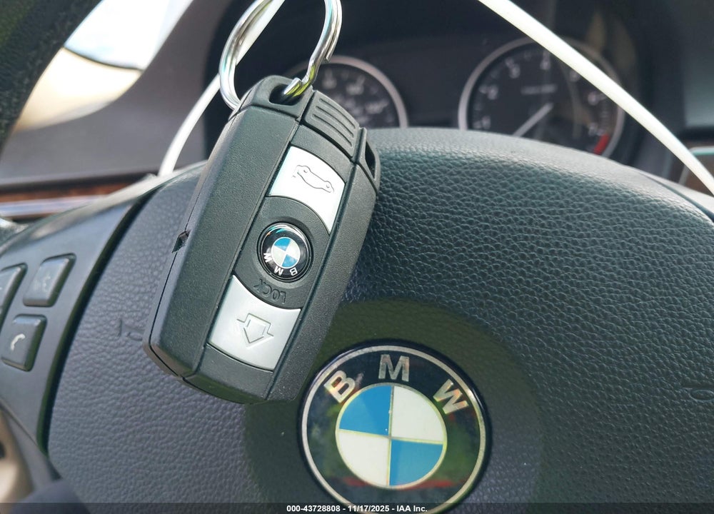 2011 BMW 328I XDRIVE VIN: WBAPK7C54BA817989