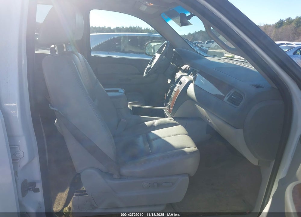 2007 CHEVROLET SUBURBAN 1500 LT VIN: 3GNFK16347G225319