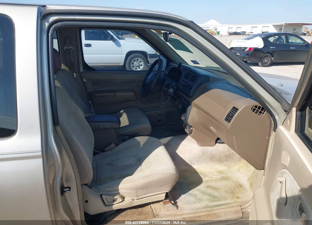 2000 NISSAN FRONTIER XE VIN: 1N6DD26S9YC418543