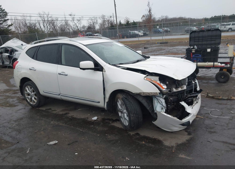2013 NISSAN ROGUE SV W/SL PKG VIN: JN8AS5MV1DW606612