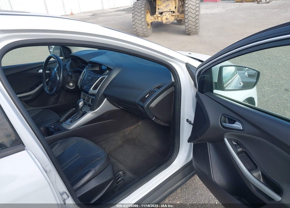 2014 FORD FOCUS SE VIN: 1FADP3F2XEL279962