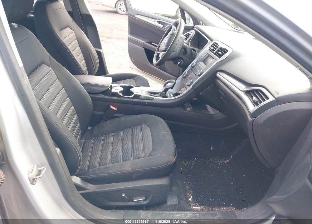 2016 FORD FUSION SE VIN: 3FA6P0H70GR207690