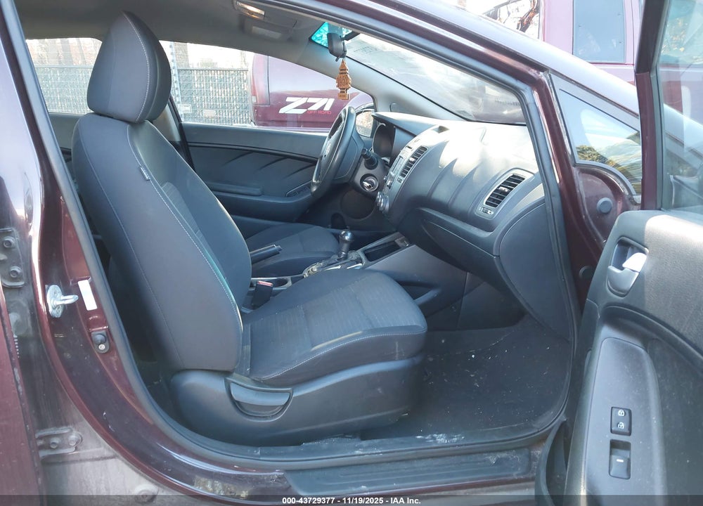 2017 KIA FORTE LX VIN: 3KPFL4A71HE145667