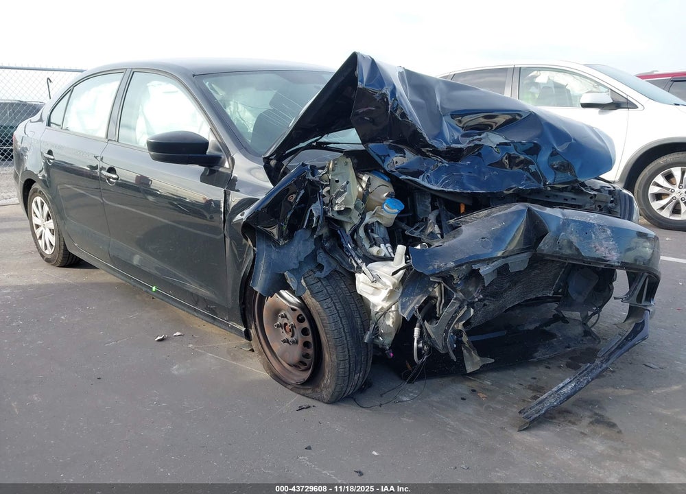2014 VOLKSWAGEN JETTA 2.0L S VIN: 3VW2K7AJ1EM384858