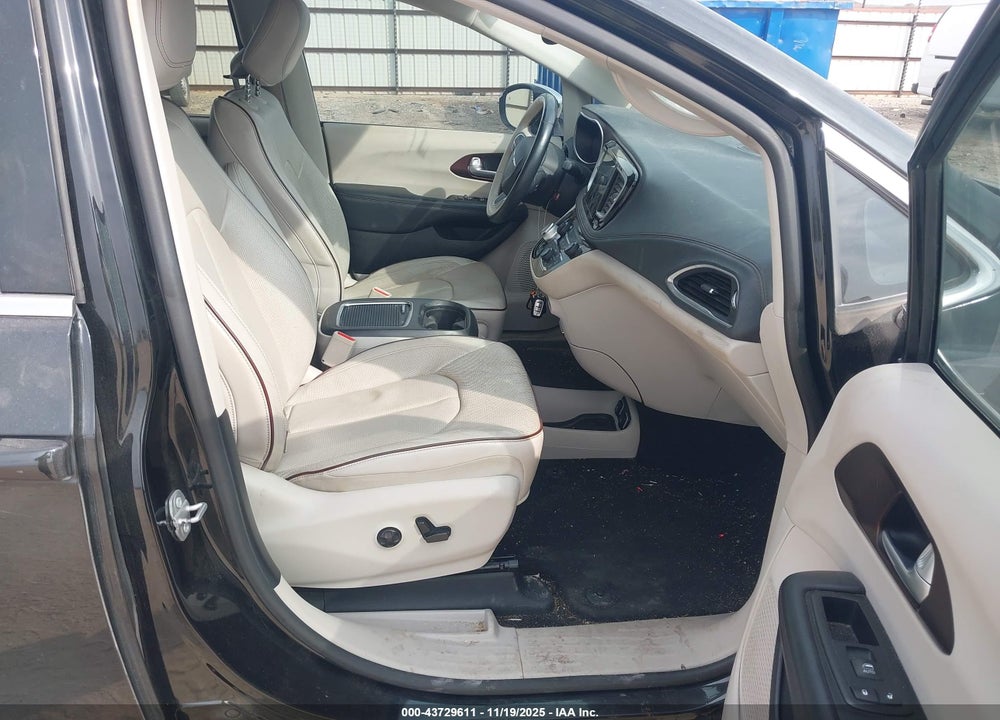 2017 CHRYSLER PACIFICA LIMITED VIN: 2C4RC1GG3HR531363
