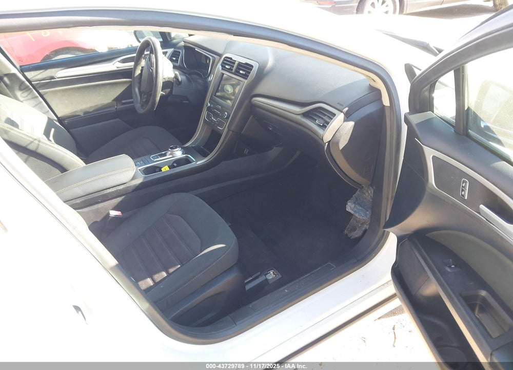 2020 FORD FUSION VIN: 3FA6P0HD8LR172641