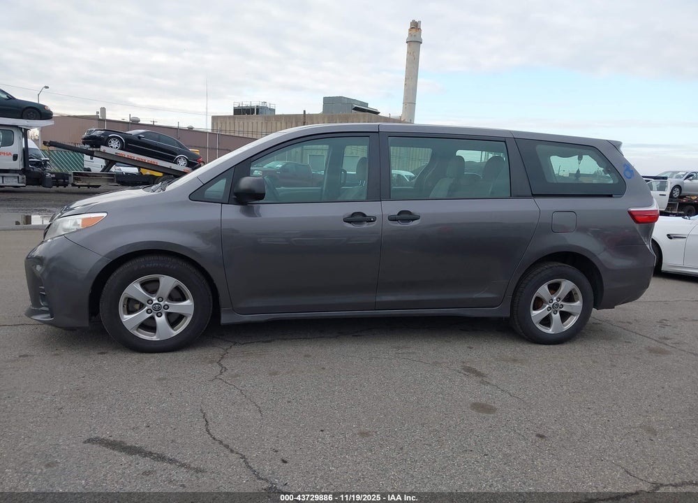 2018 TOYOTA SIENNA L 7 PASSENGER VIN: 5TDZZ3DC4JS922420