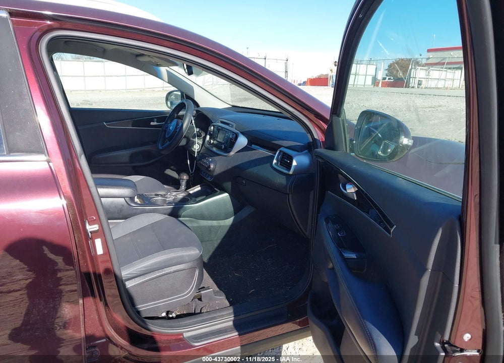 2016 KIA SORENTO 2.4L LX VIN: 5XYPG4A37GG123325