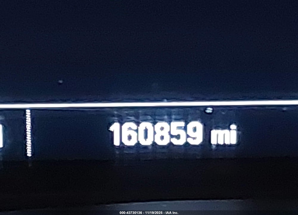 2018 CHEVROLET EQUINOX LT VIN: 2GNAXJEV8J6116606