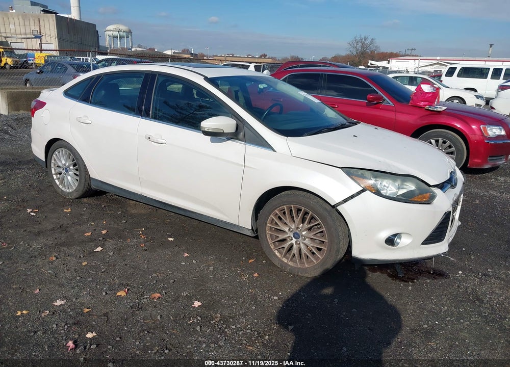 2014 FORD FOCUS TITANIUM VIN: 1FADP3J26EL187951