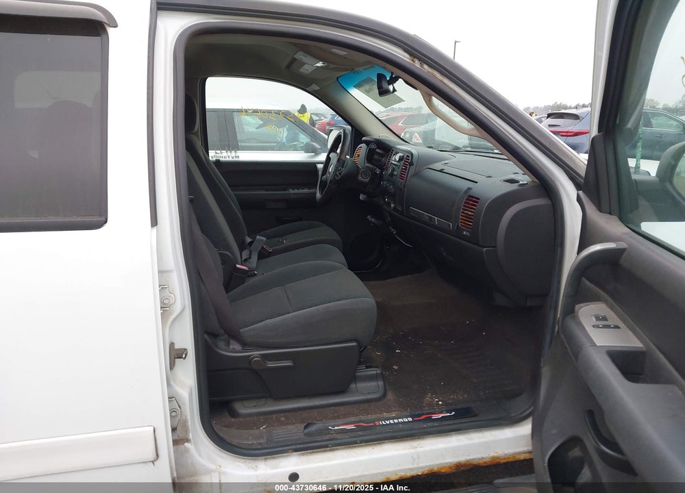 2008 CHEVROLET SILVERADO 1500 LT1 VIN: 3GCEK13388G243025