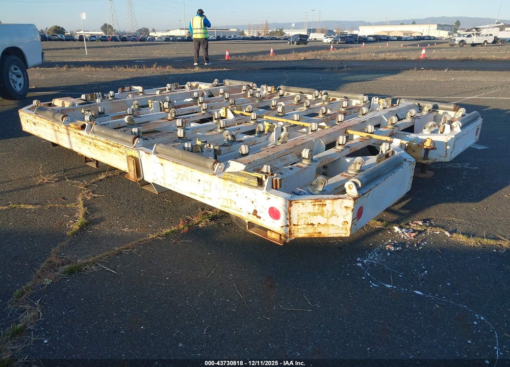 2000 EQUIPMENT GSE TC7-FEC VIN: 00000000000051760