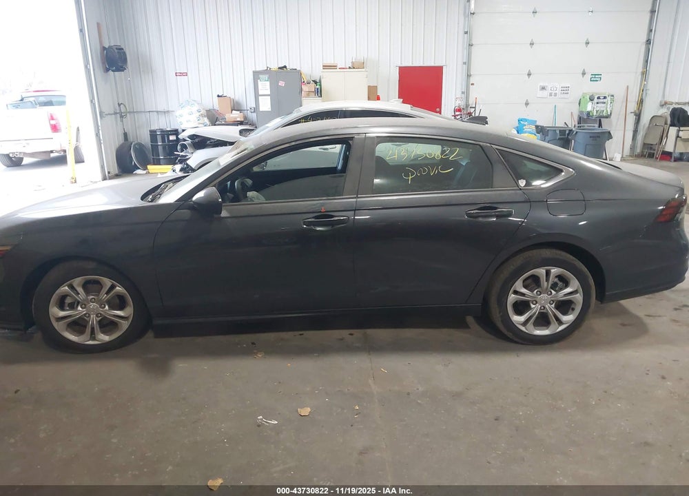 2025 HONDA ACCORD LX VIN: 1HGCY1F27SA033189