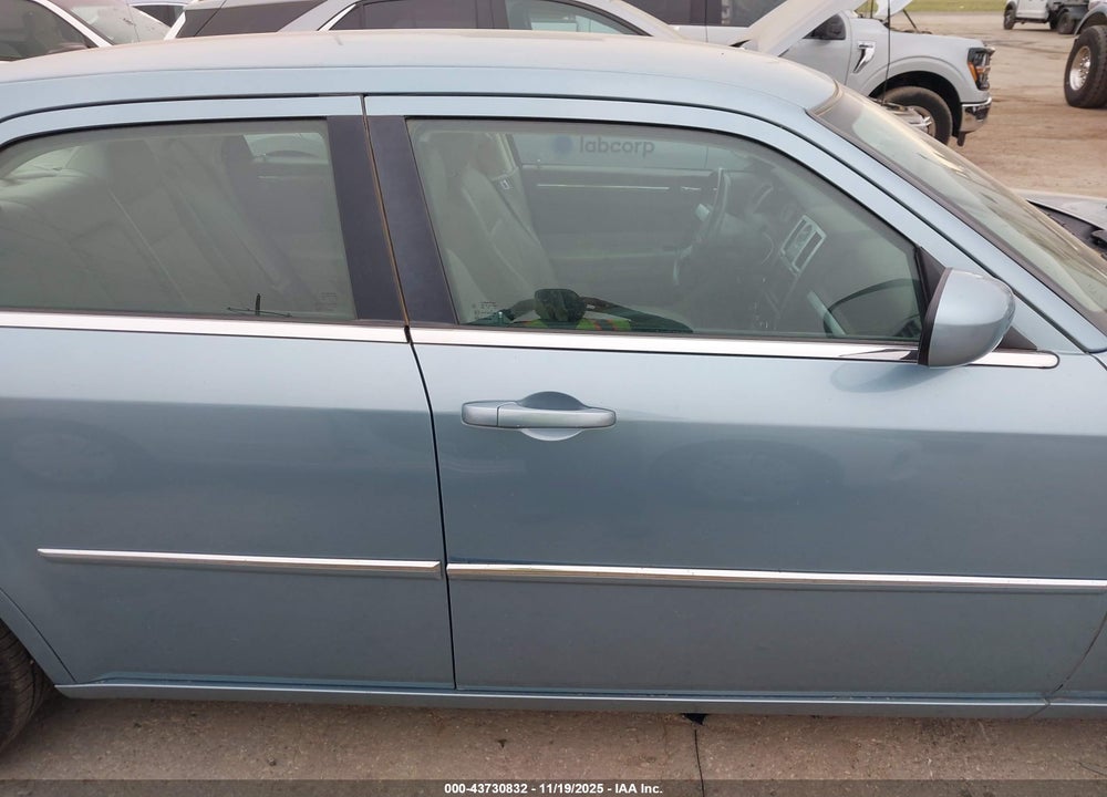 2009 CHRYSLER 300 VIN: 2C3LA53V29H551929