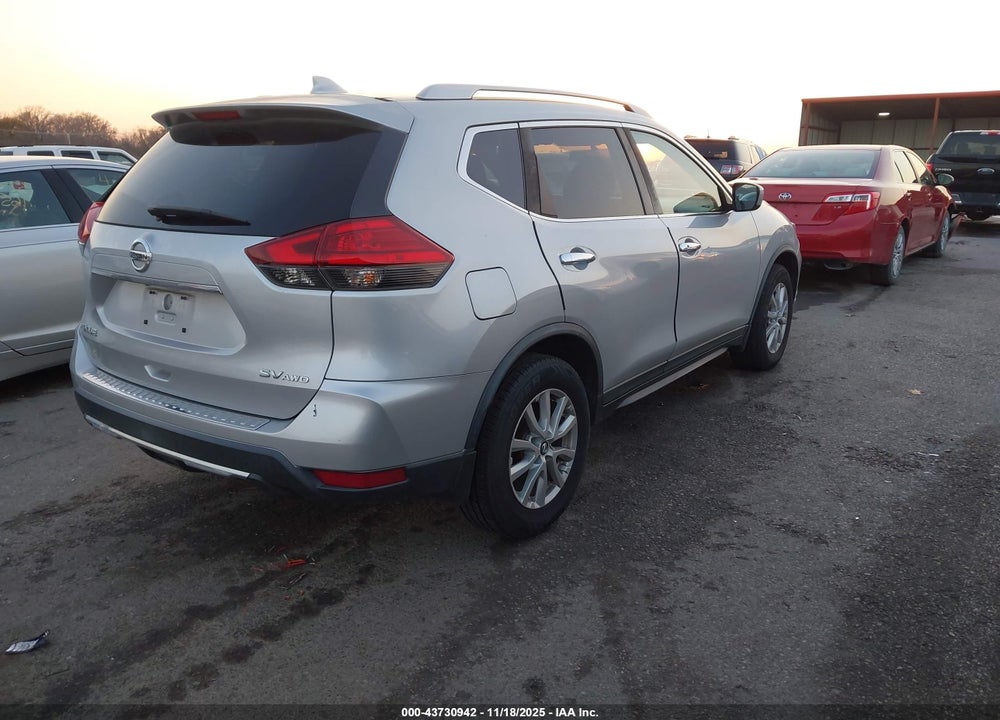 2017 NISSAN ROGUE VIN: KNMAT2MV0HP595383