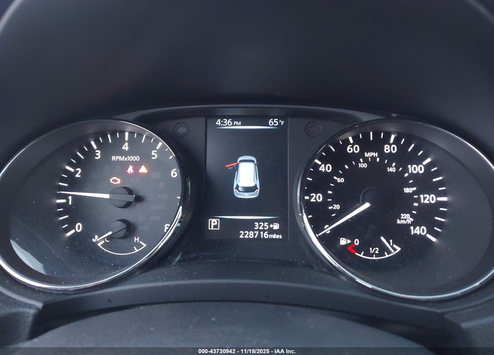 2017 NISSAN ROGUE VIN: KNMAT2MV0HP595383