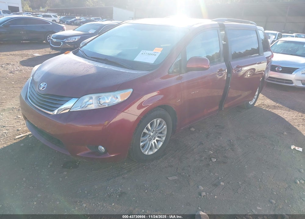 2011 TOYOTA SIENNA XLE V6 VIN: 5TDYK3DC3BS020651
