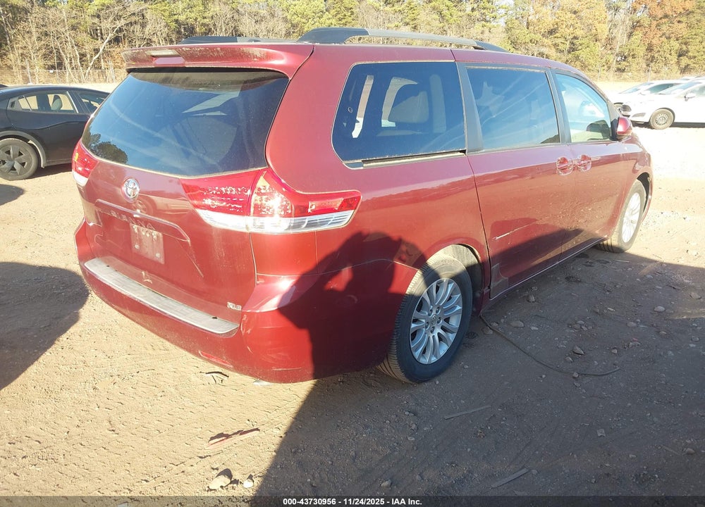 2011 TOYOTA SIENNA XLE V6 VIN: 5TDYK3DC3BS020651