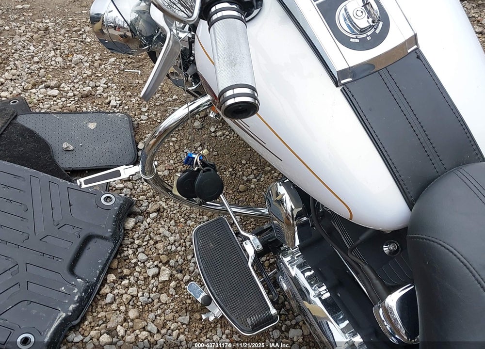 2007 HARLEY-DAVIDSON FLSTC VIN: 1HD1BW51X7Y017515