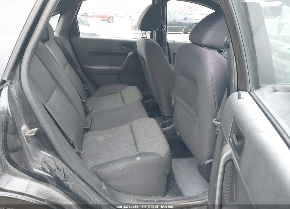 2010 FORD FOCUS SE VIN: 1FAHP3FN5AW287620