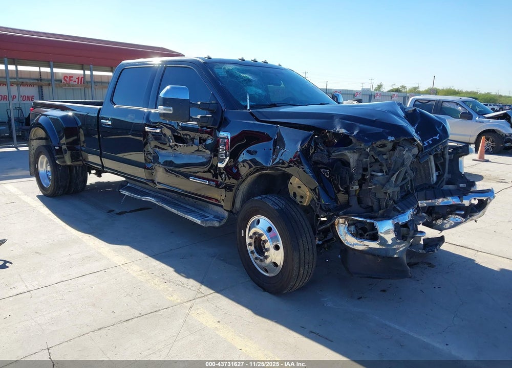 2022 FORD SUPER DUTY F-450 DRW LARIAT VIN: 1FT8W4DT1NEE56712