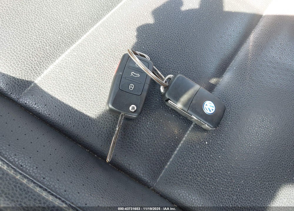 2007 VOLKSWAGEN EOS 2.0T VIN: WVWAA71FX7V029158