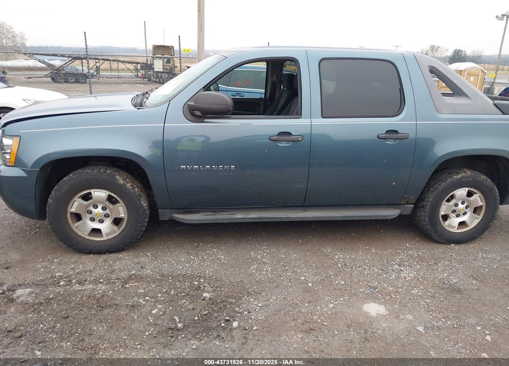 2010 CHEVROLET AVALANCHE VIN: 3GNVKEE04AG245040