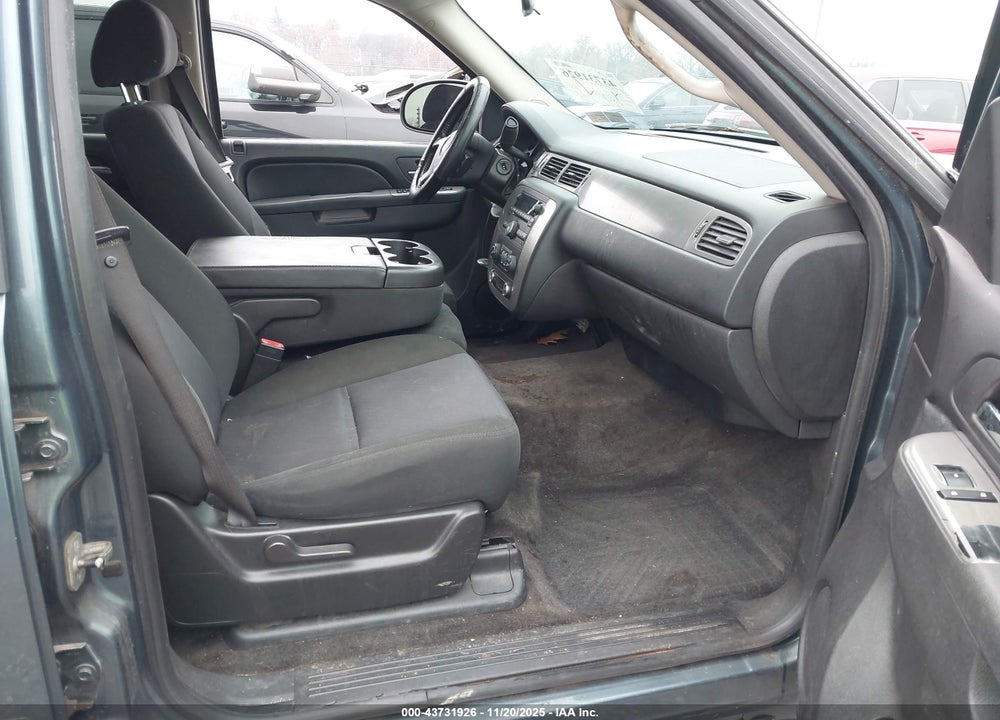 2010 CHEVROLET AVALANCHE VIN: 3GNVKEE04AG245040