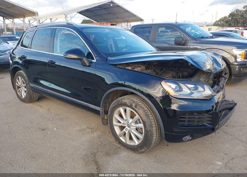 2014 VOLKSWAGEN TOUAREG 3.6L SPORT VIN: WVGEF9BP2ED002282