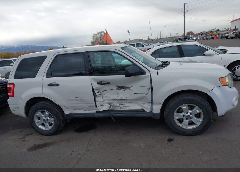 2011 FORD ESCAPE XLS VIN: 1FMCU9C77BKC69646