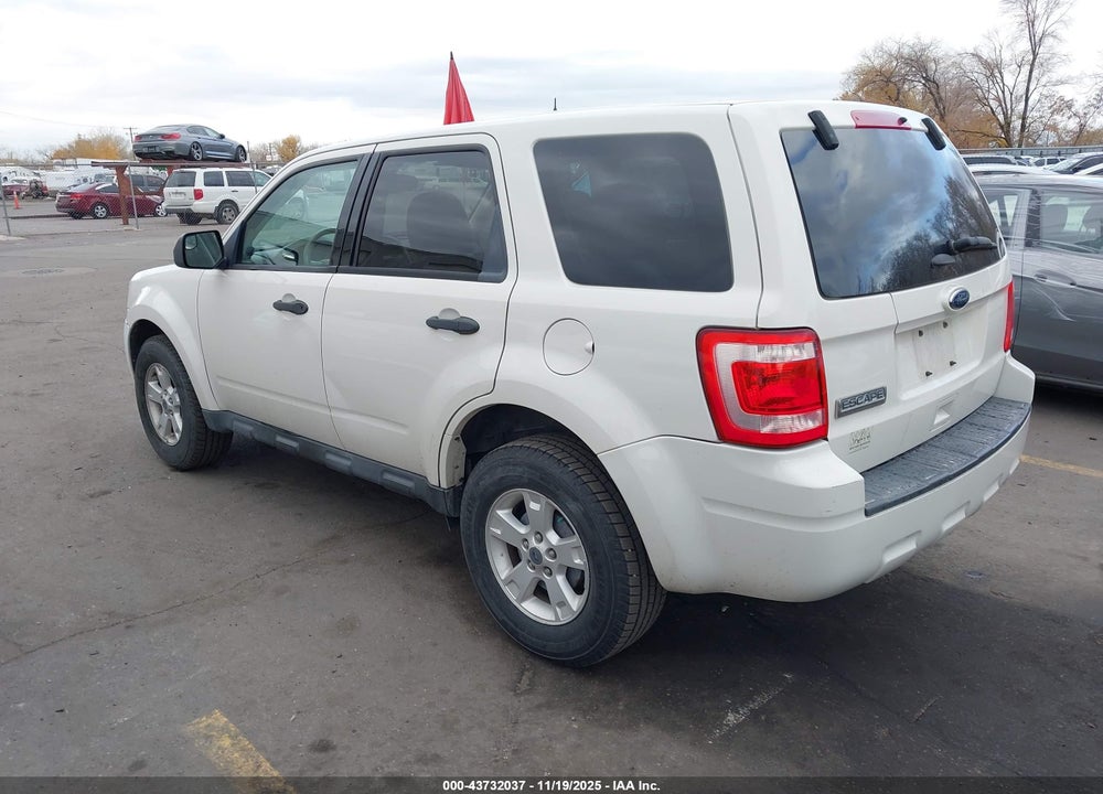 2011 FORD ESCAPE XLS VIN: 1FMCU9C77BKC69646