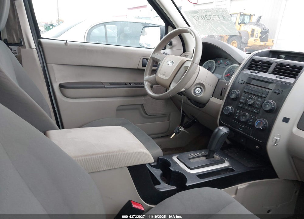 2011 FORD ESCAPE XLS VIN: 1FMCU9C77BKC69646