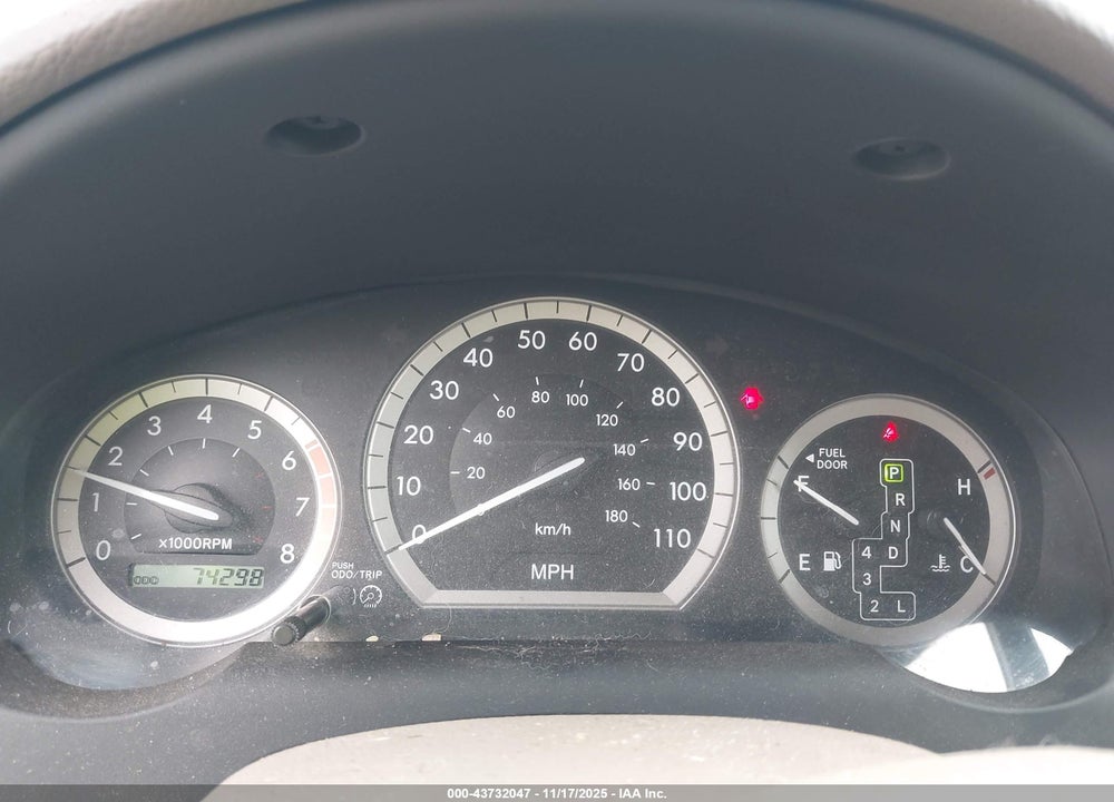 2005 TOYOTA SIENNA XLE VIN: 5TDBA22C95S049565