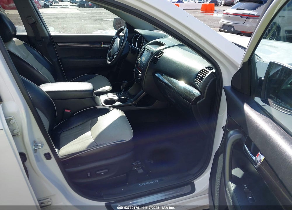 2013 KIA SORENTO SX V6 VIN: 5XYKWDA26DG326173