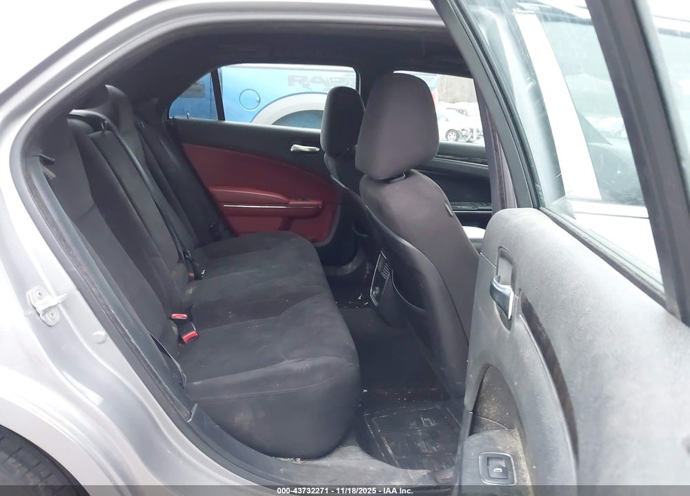 2011 CHRYSLER 300 VIN: 2C3CA4CG8BH524591