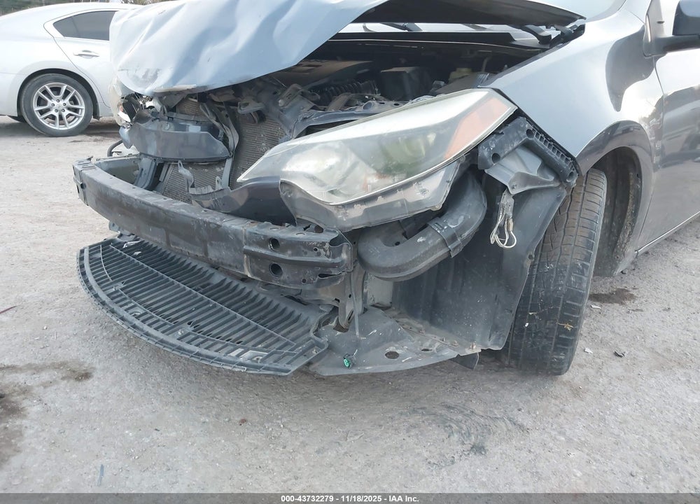 2015 TOYOTA COROLLA S PLUS VIN: 5YFBURHE5FP290557