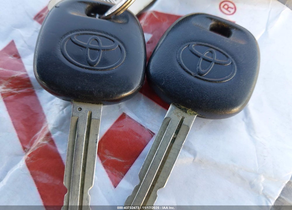 2007 TOYOTA COROLLA CE VIN: 1NXBR32E67Z828044