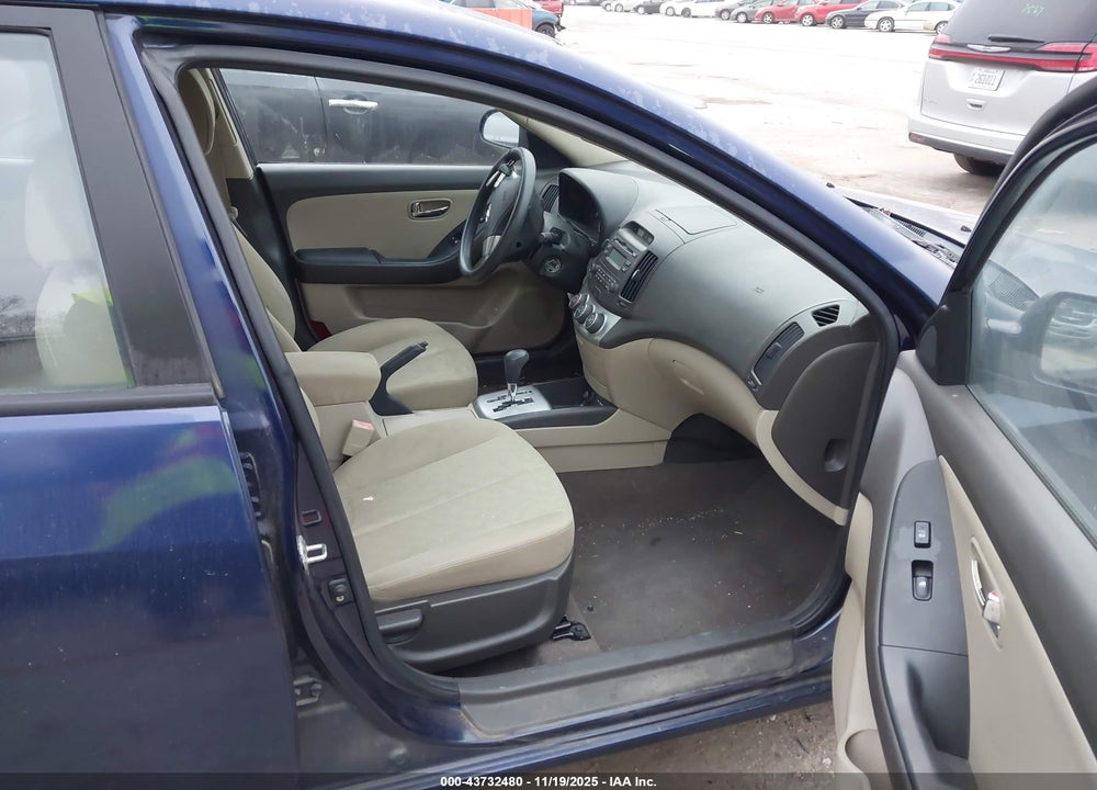 2010 HYUNDAI ELANTRA VIN: KMHDU4AD2AU910656