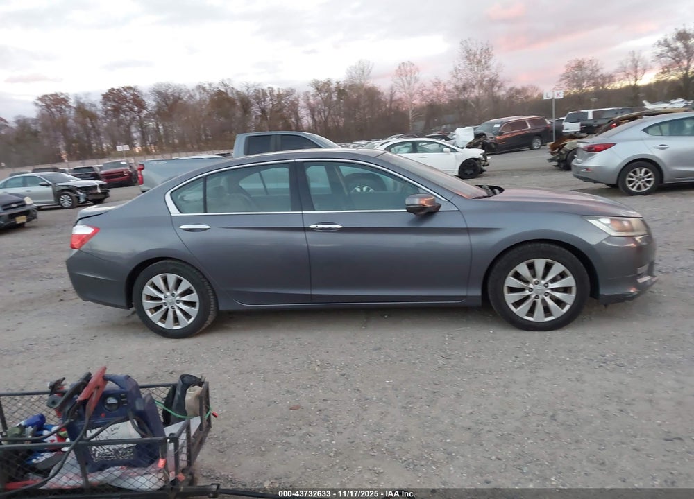 2013 HONDA ACCORD VIN: 1HGCR3F8XDA017374