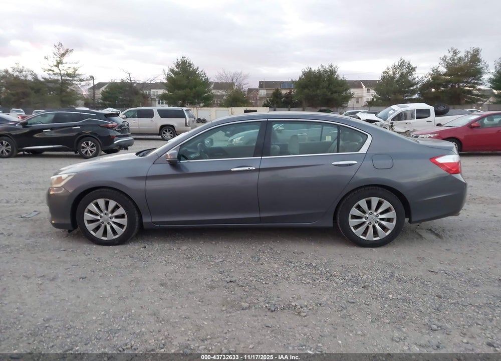 2013 HONDA ACCORD VIN: 1HGCR3F8XDA017374