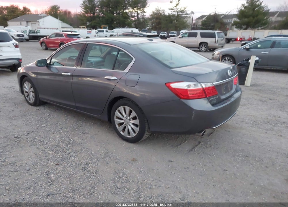 2013 HONDA ACCORD VIN: 1HGCR3F8XDA017374