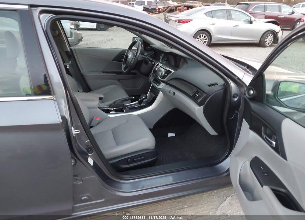 2013 HONDA ACCORD VIN: 1HGCR3F8XDA017374