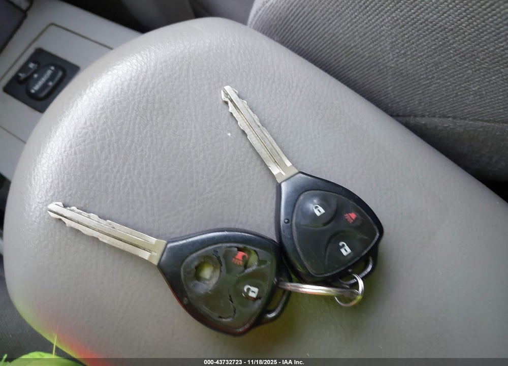 2006 TOYOTA RAV4 VIN: JTMBD33V365024777