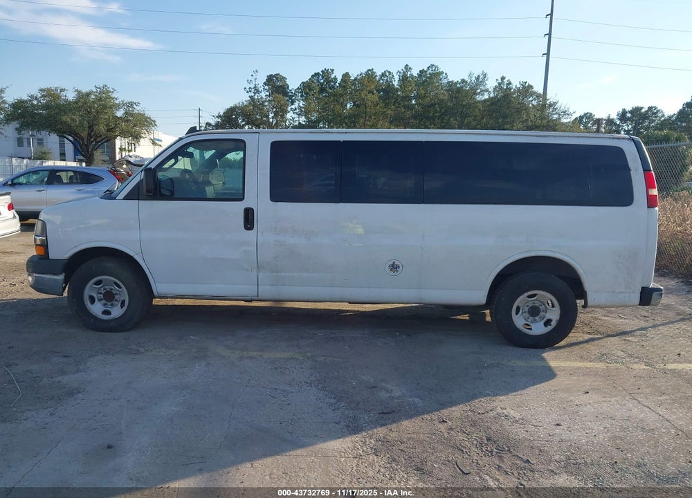 2016 CHEVROLET EXPRESS 3500 LT VIN: 1GAZGPFG4G1203907