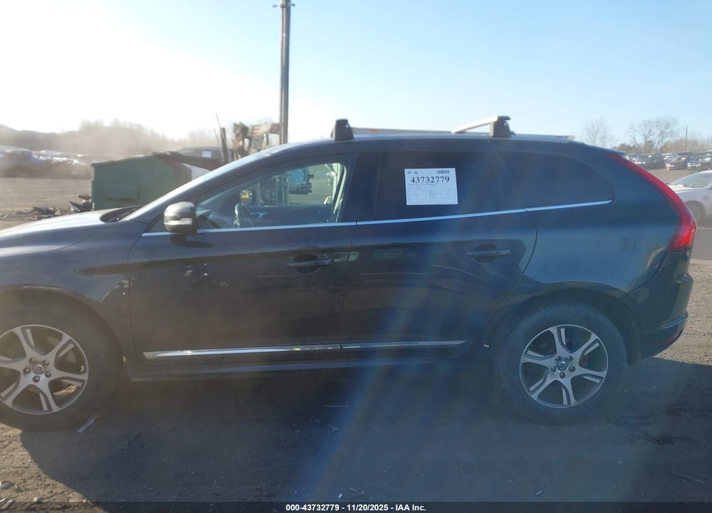 2015 VOLVO XC60 T6 VIN: YV4902RK4F2636082