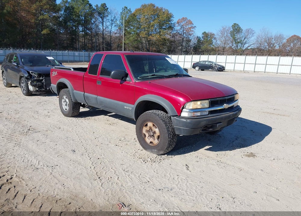2002 CHEVROLET S-10 LS VIN: 1GCCT19W128180935