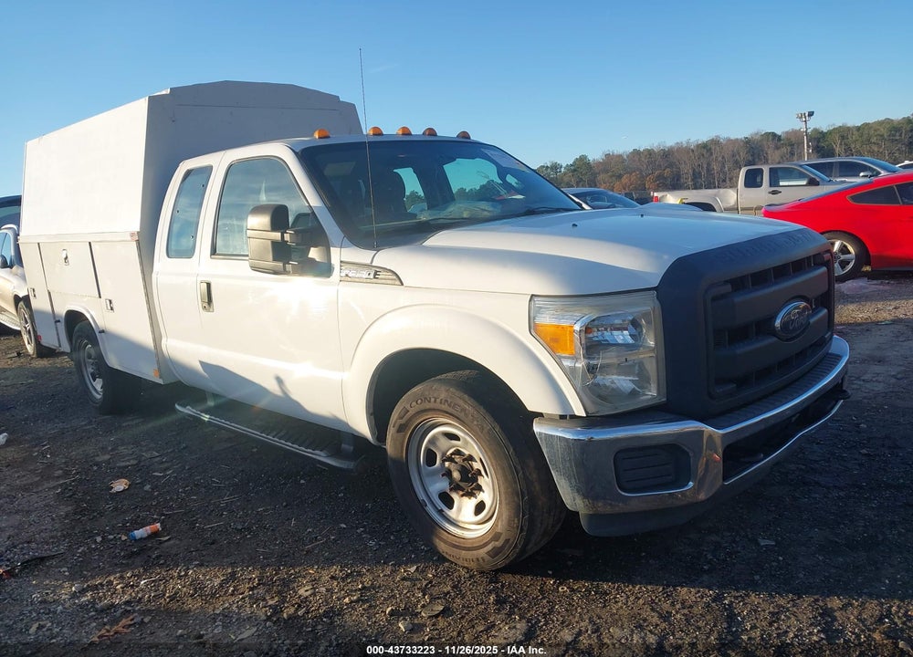 2014 FORD F-350 CHASSIS XL VIN: 1FD8X3E64EEB44783